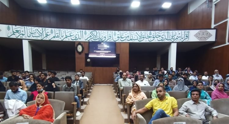 Shehersaaz Commemorates International Day for Disaster Risk Reduction at AIOU (19)